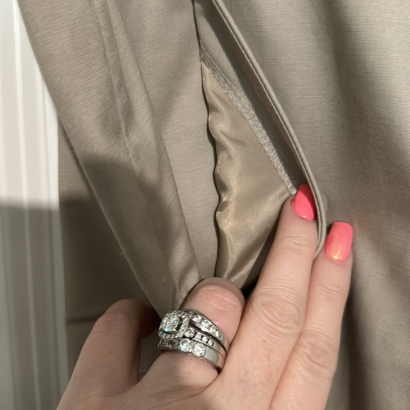 Tahari khaki dress capris size 14 - Picture 3 of 6